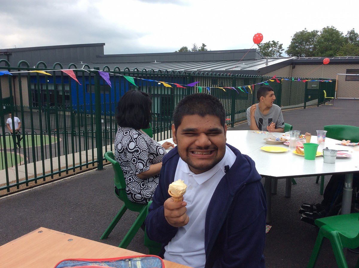 Mr Stix Visit and a Picnic Lunch!