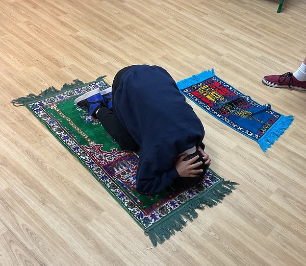 pray